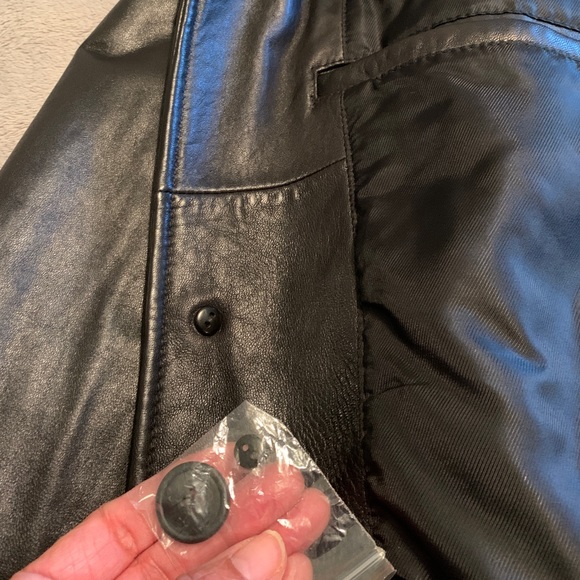 Linea Uomo 3/4 length lambskin leather black jacket, like new, rarely worn - Picture 8 of 10